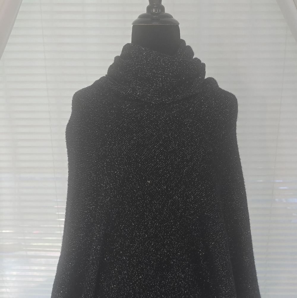 No Boundaries Silver Glitter Sparkly Black Pancho One Size